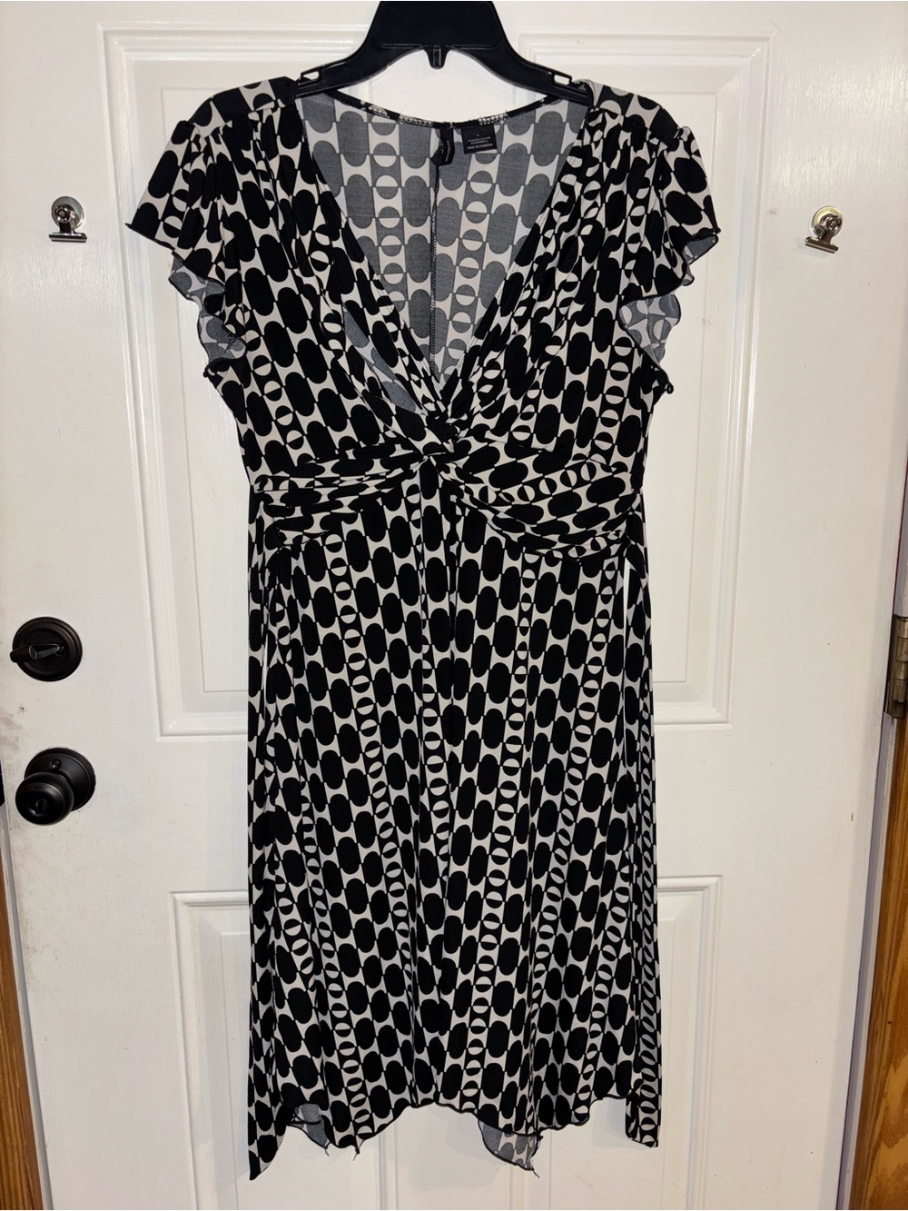 new directions Black and White Geometric Twist-Front Midi Dress